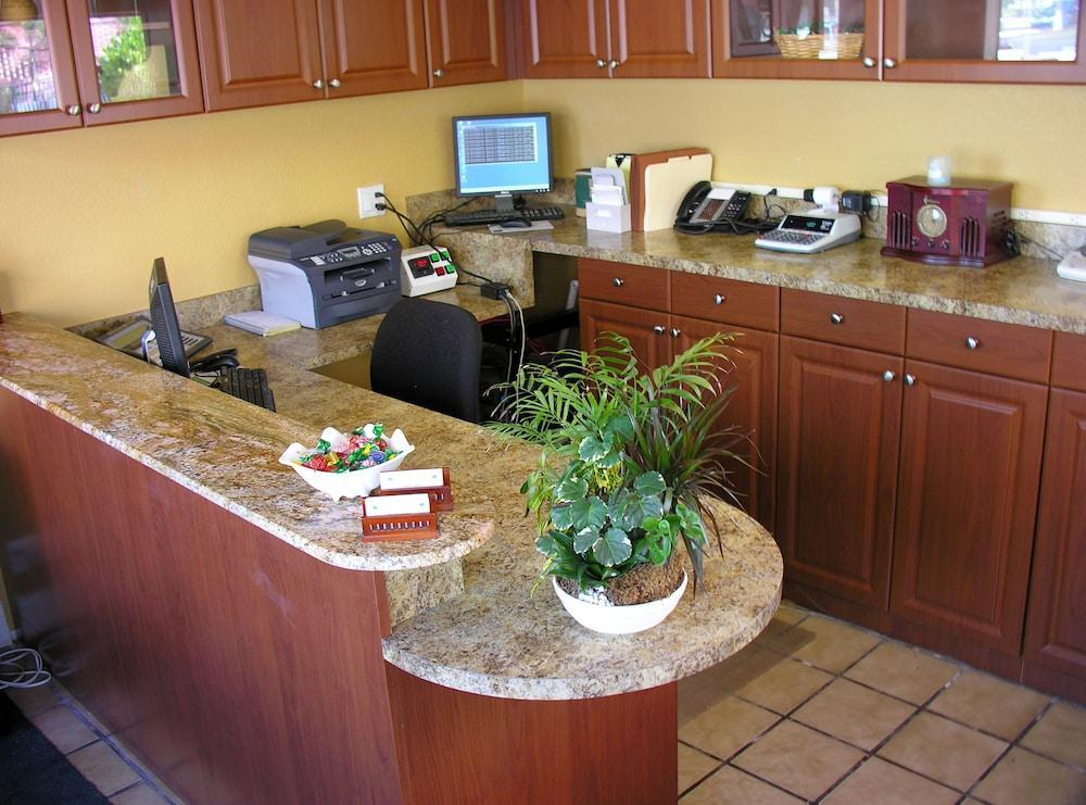 Away Inn Lauderdale-by-the-Sea Екстериор снимка