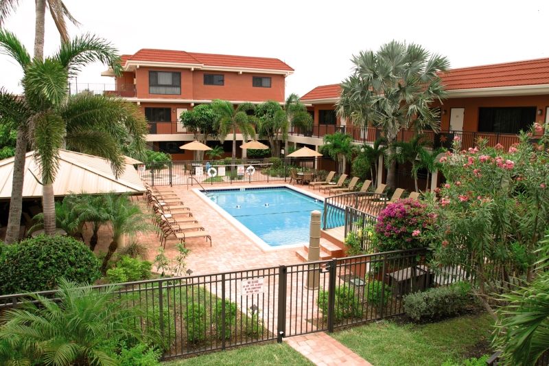 Away Inn Lauderdale-by-the-Sea Екстериор снимка
