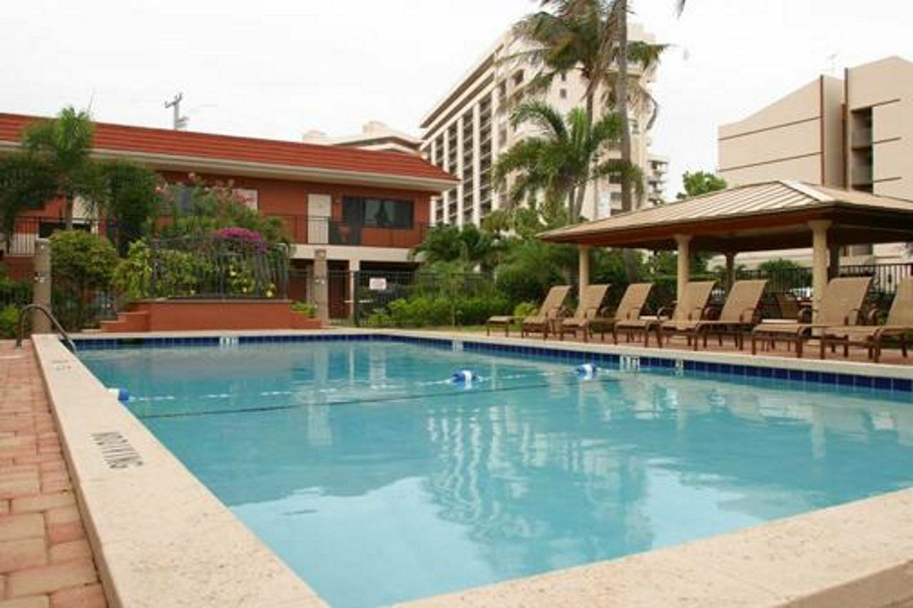Away Inn Lauderdale-by-the-Sea Екстериор снимка